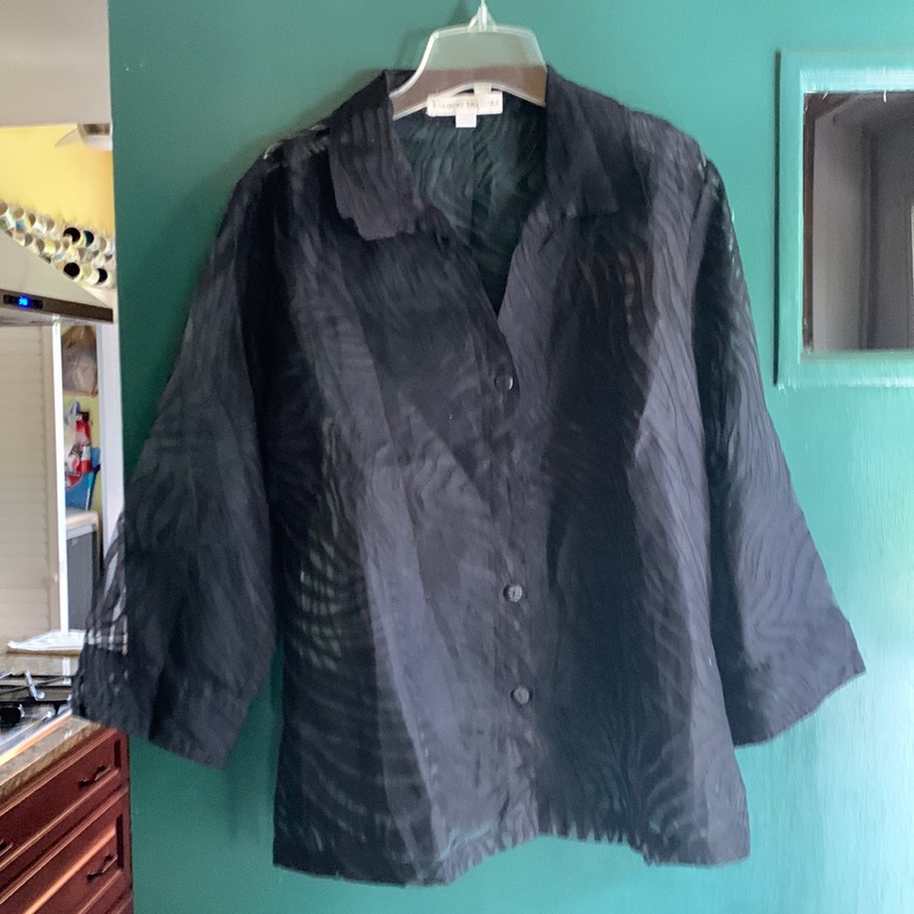 Light weight causal cotton black 3/4 sleeve blouse. Worn twice